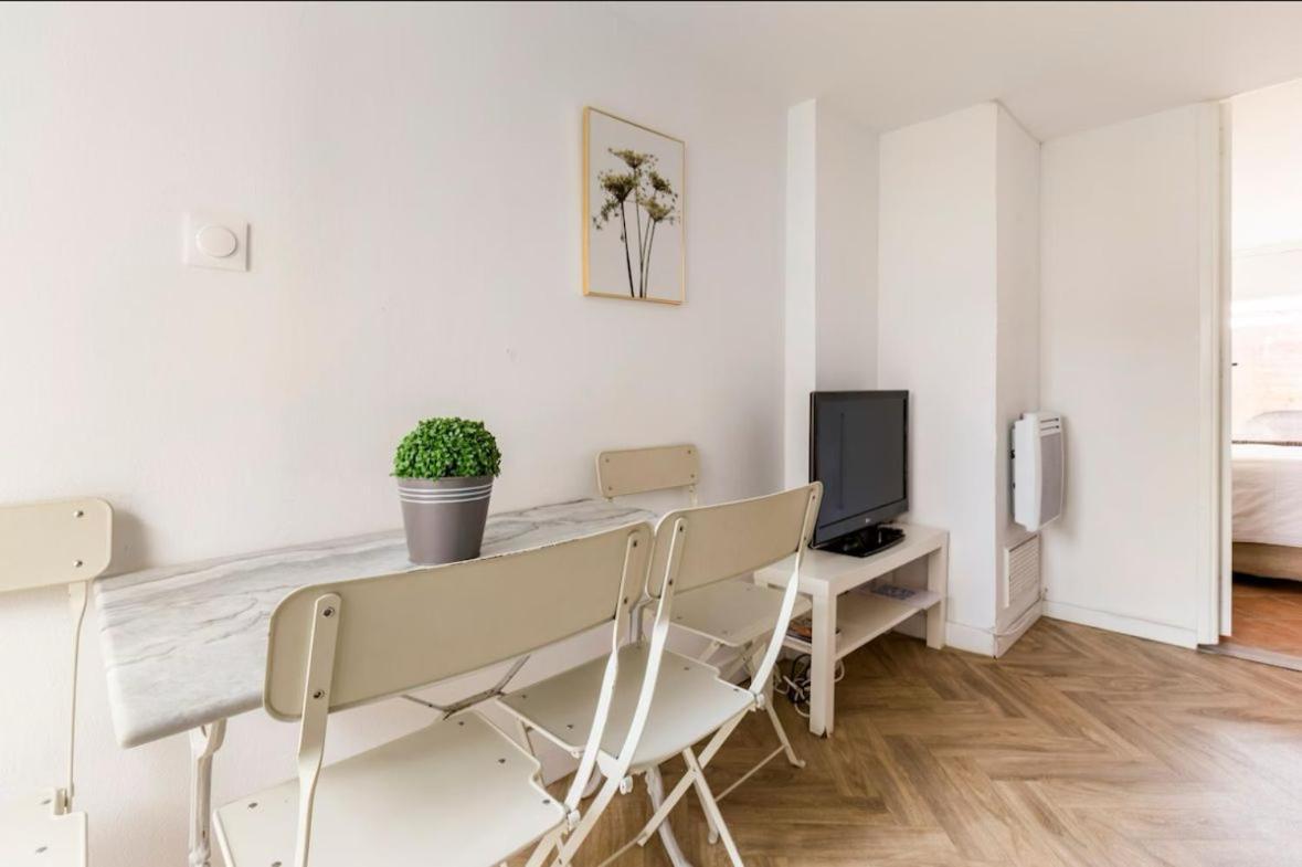 Escapade Pres De Lille - Avec Terrasse Et Parking Privee